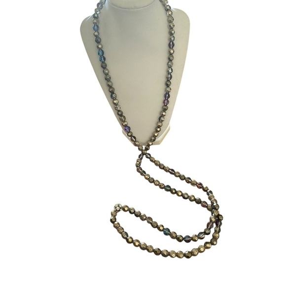 vera want Elegant iridescent metallic Beaded  layering necklace Necklace - Picture 3 of 6